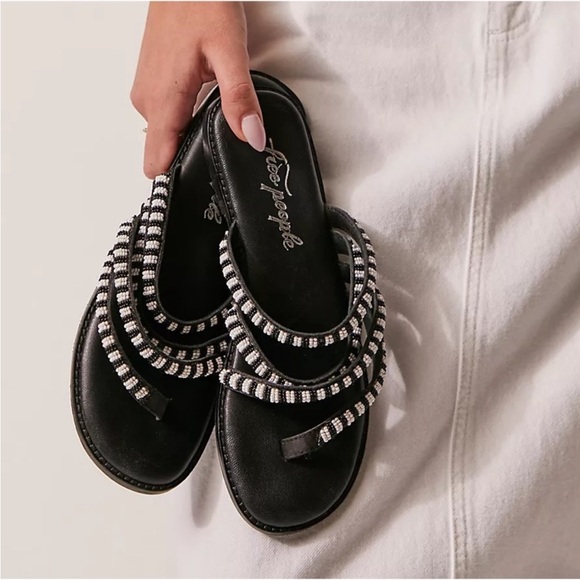 Free People Beatrice Beaded Flat Sandals Black and White Size 38.5 - Picture 1 of 5